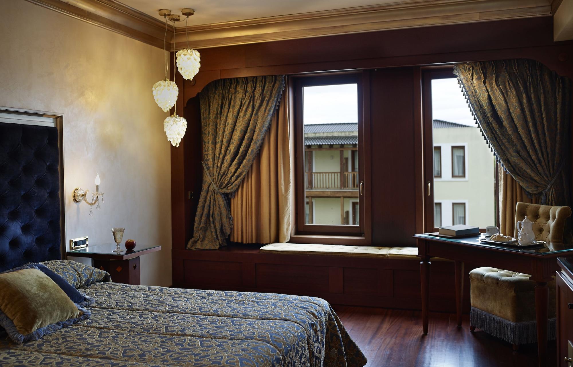 Grand Serai Congress And Spa Ioannina Exterior photo A room at the hotel