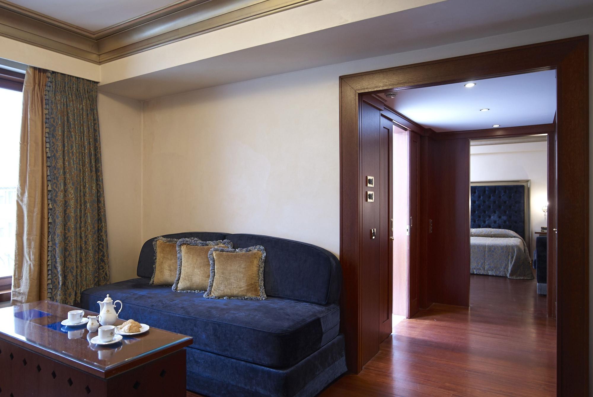 Grand Serai Congress And Spa Ioannina Exterior photo Suite