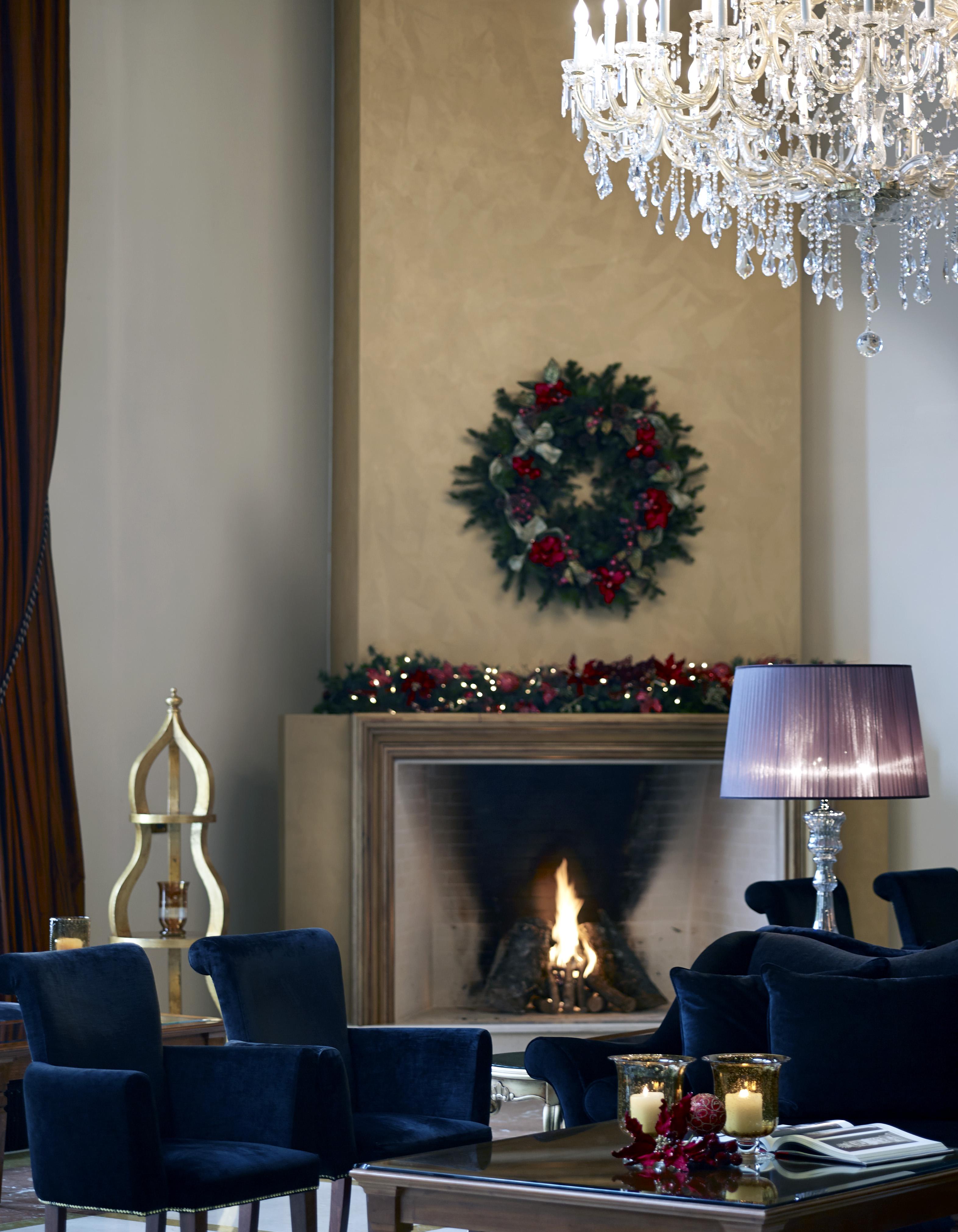 Grand Serai Congress And Spa Ioannina Exterior photo A fireplace decorated for Christmas