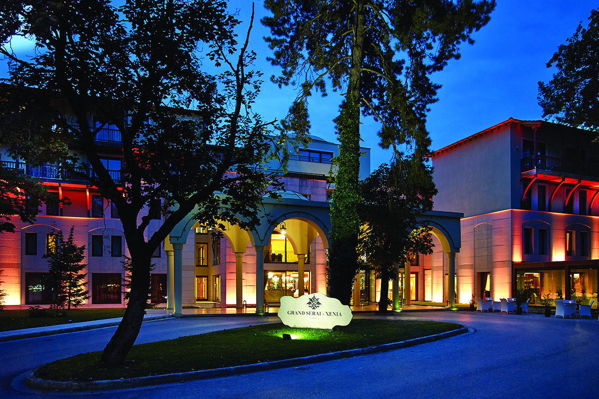 Grand Serai Congress And Spa Ioannina Exterior photo Entrance of the hotel