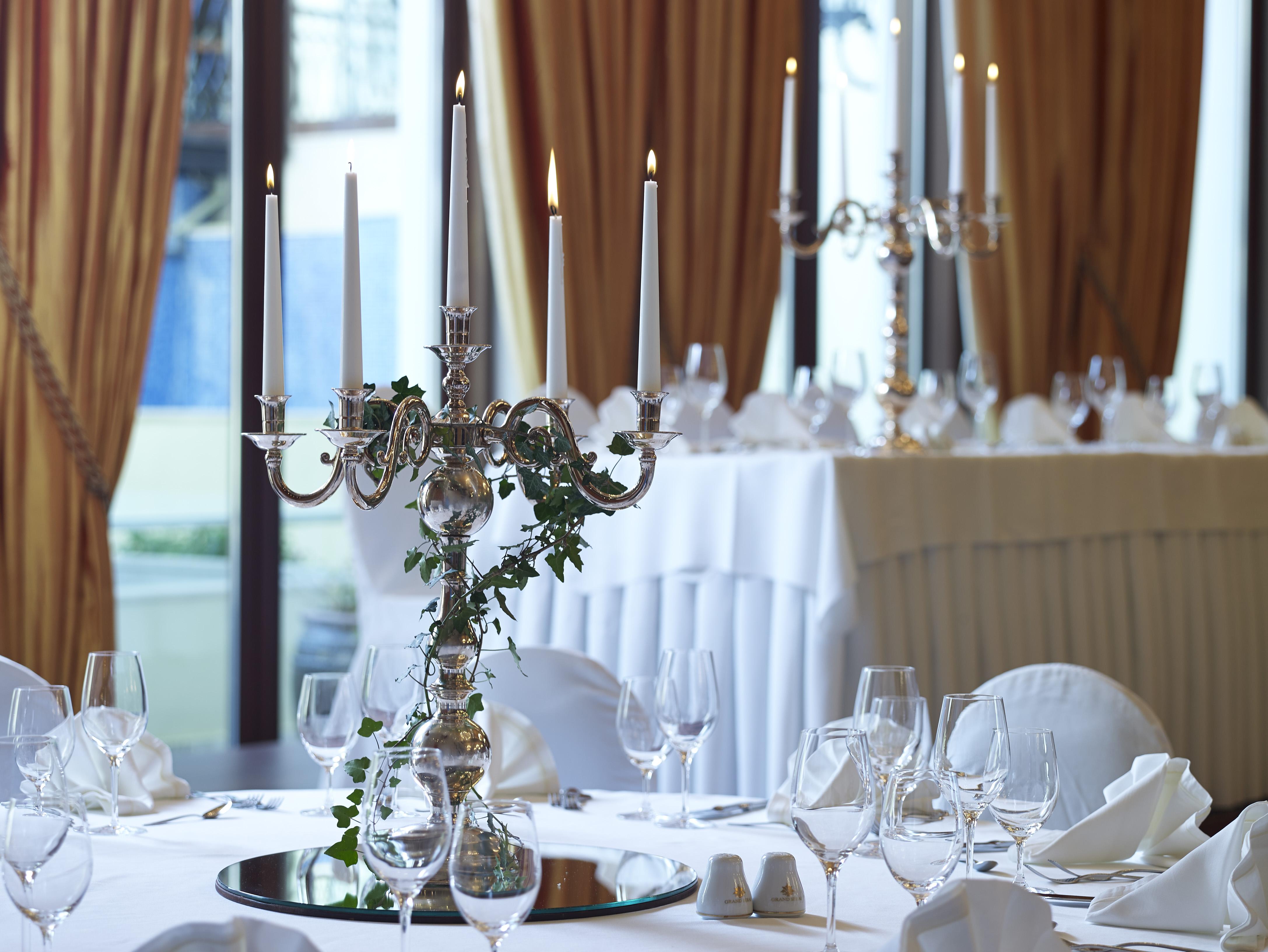 Grand Serai Congress And Spa Ioannina Exterior photo A candelabra on a table