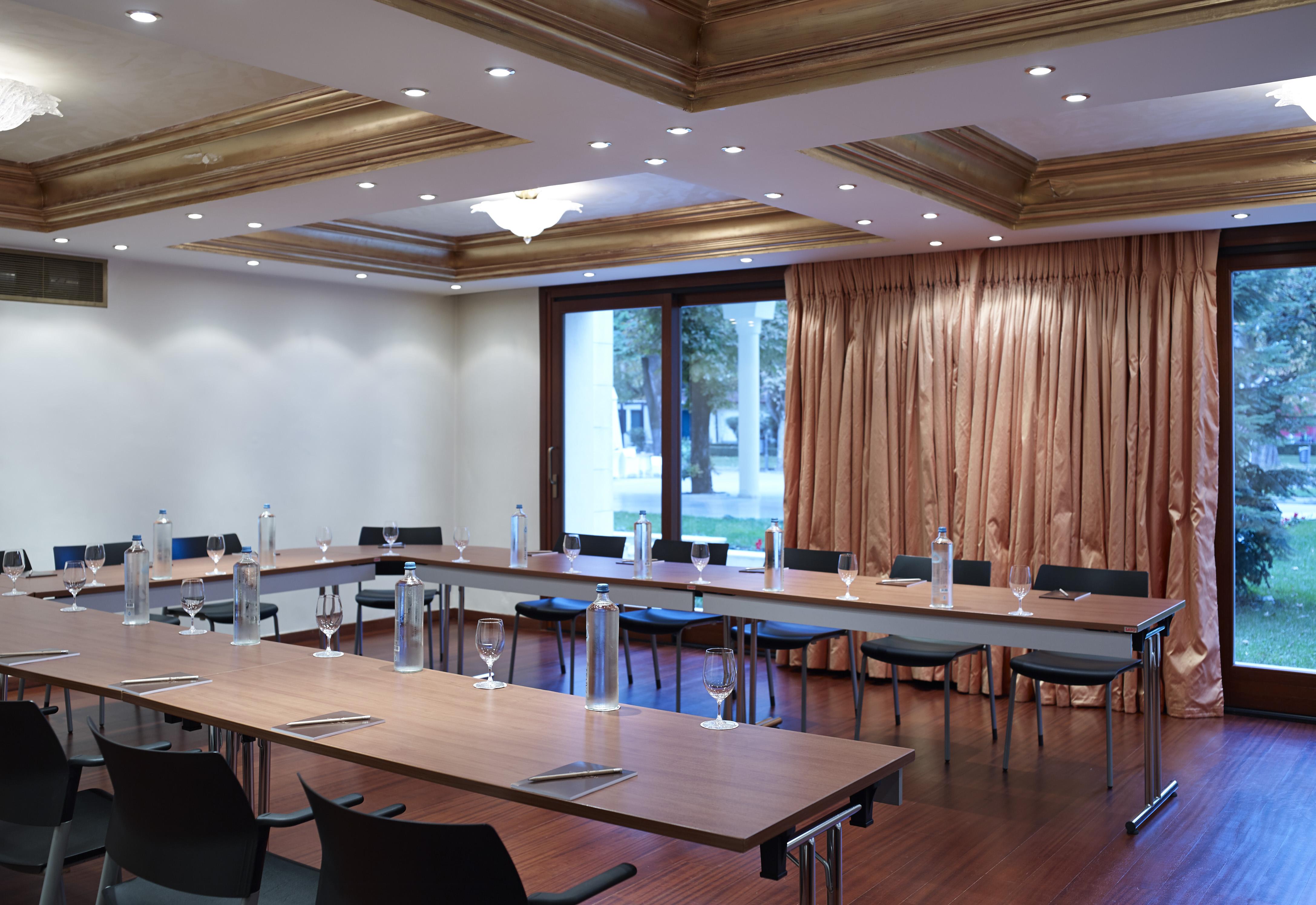 Grand Serai Congress And Spa Ioannina Exterior photo Meeting room